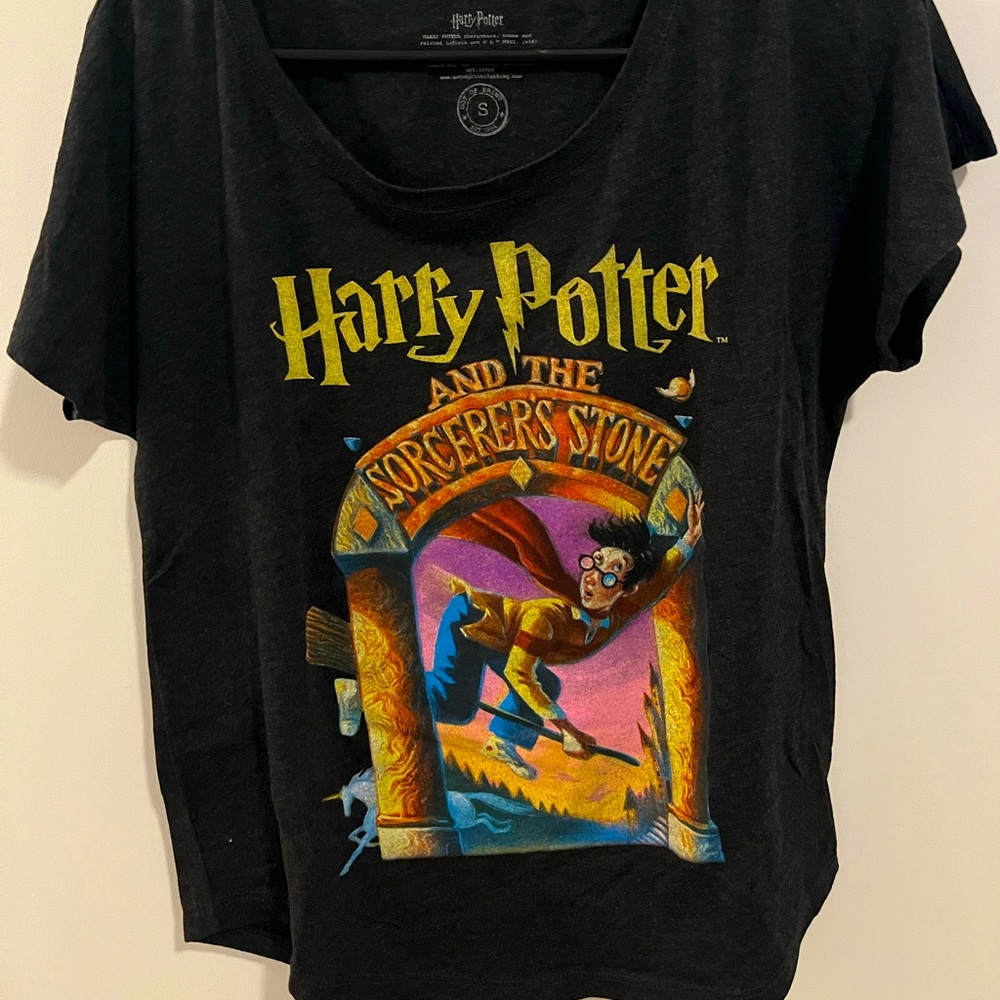 Ladies size small Harry Potter Book cover tshirt - 10/10 condition